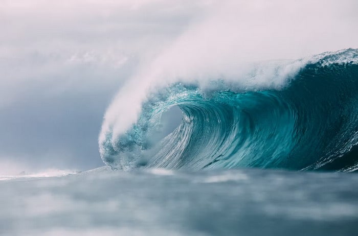 Ocean and sea waves represent a great resource of clean and renewable energy